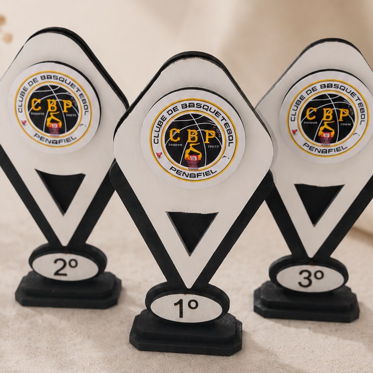Troféus personalizados gravados a laser